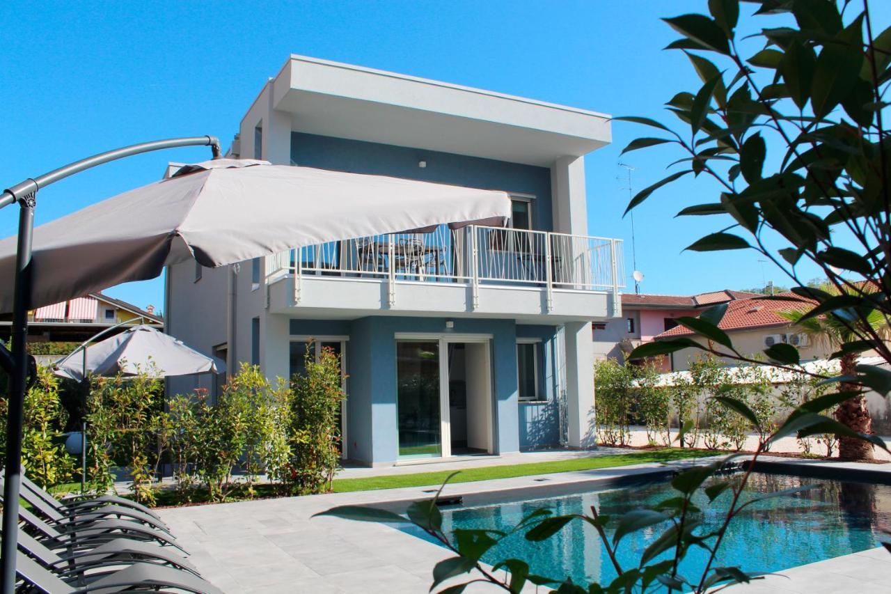 Villa Karolina Desenzano del Garda Bagian luar foto