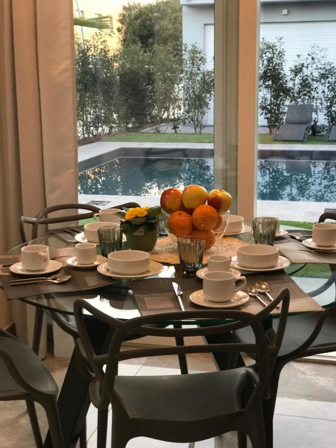 Villa Karolina Desenzano del Garda Bagian luar foto